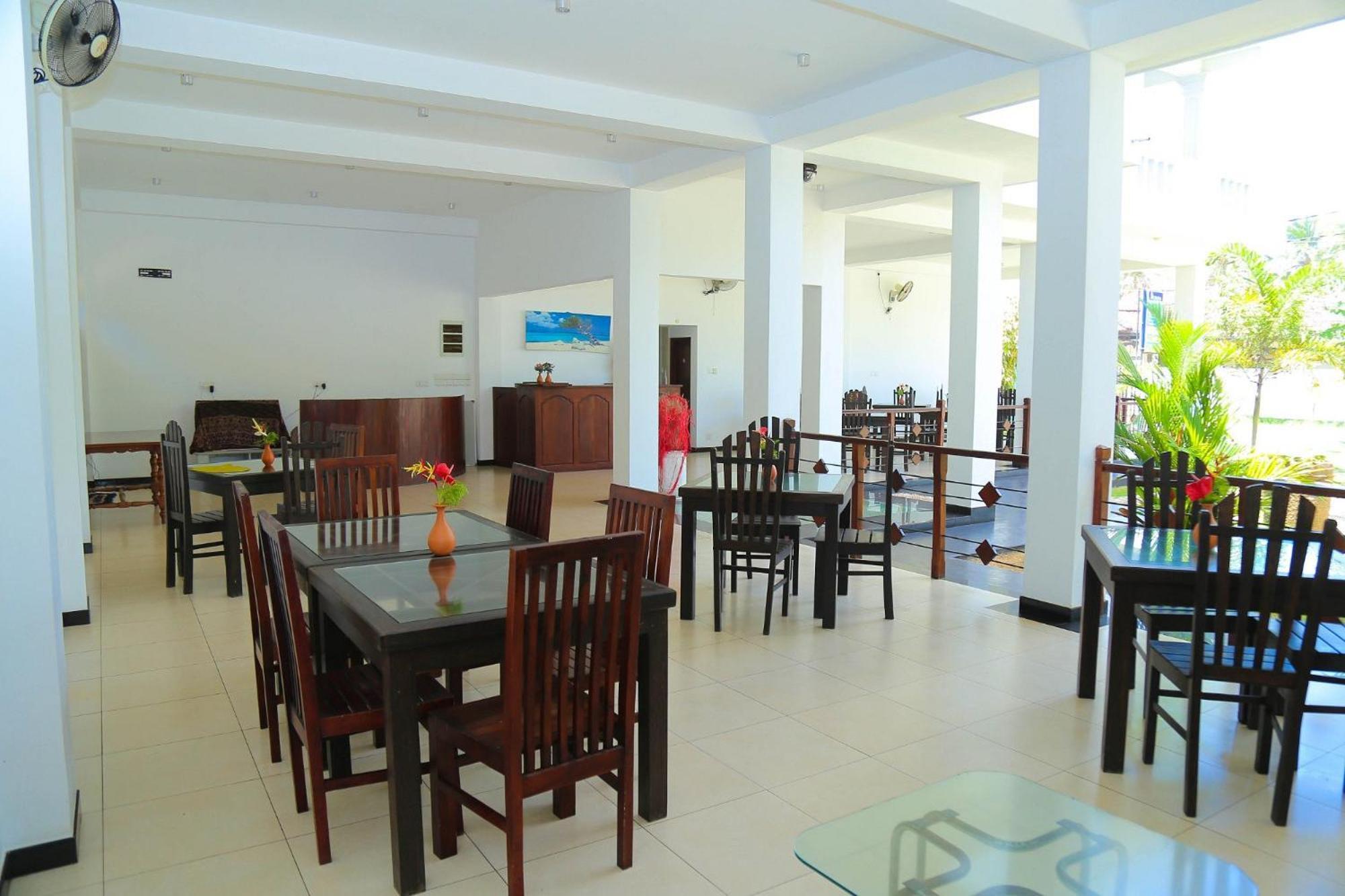 Aurora Hotel Hikkaduwa Extérieur photo
