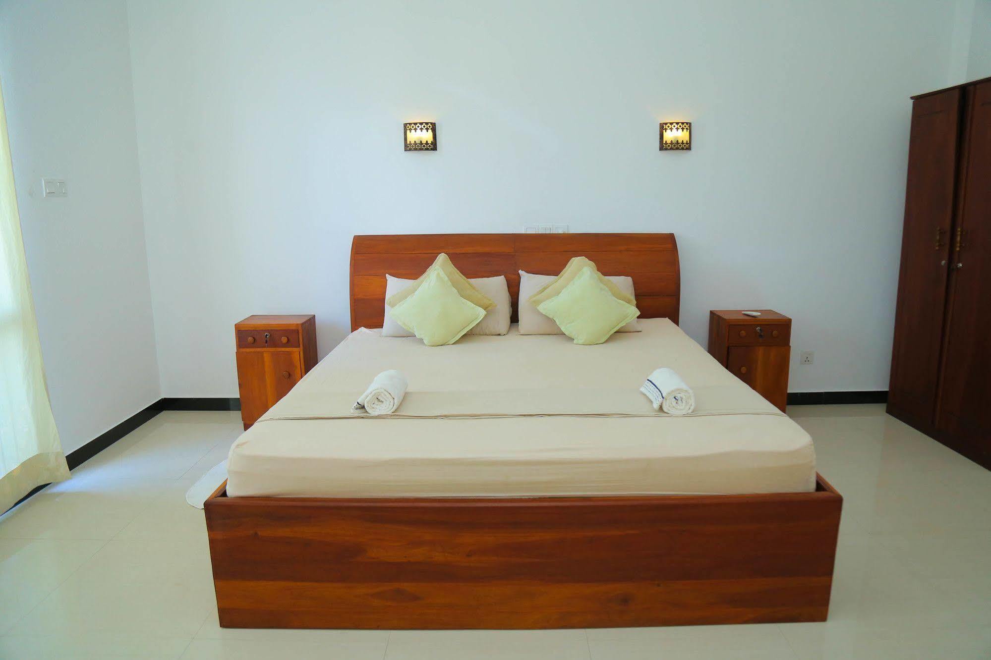 Aurora Hotel Hikkaduwa Extérieur photo